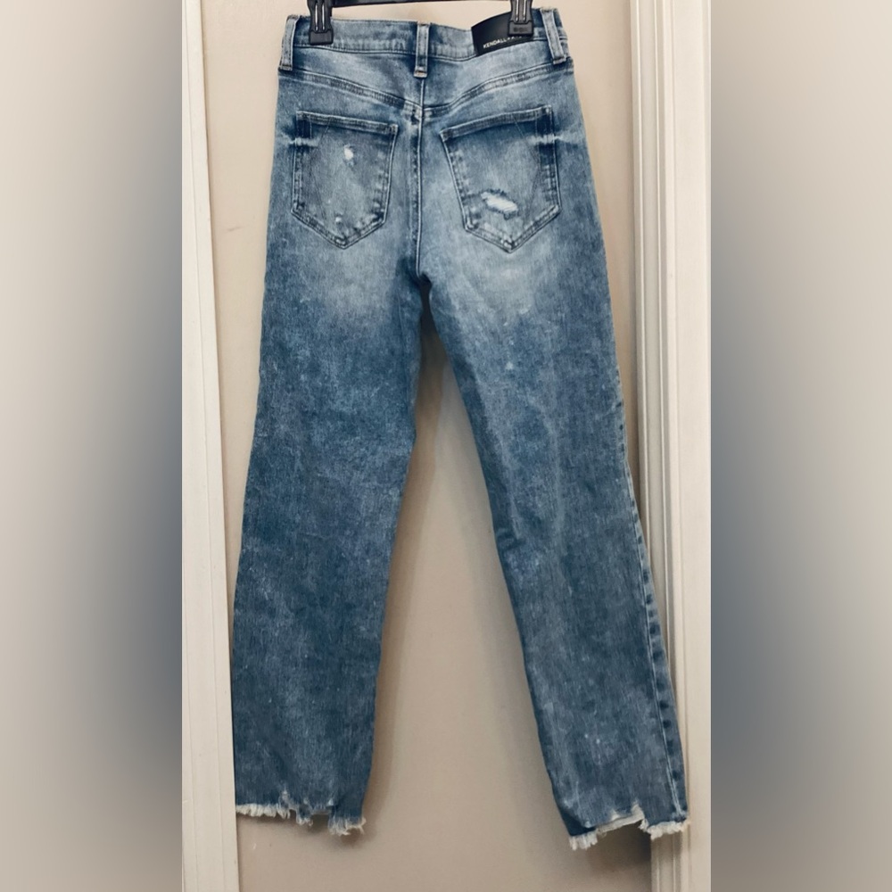 Woman’s Kendall & Kylie High Rise Slim Straight Distressed Jeans Like New
